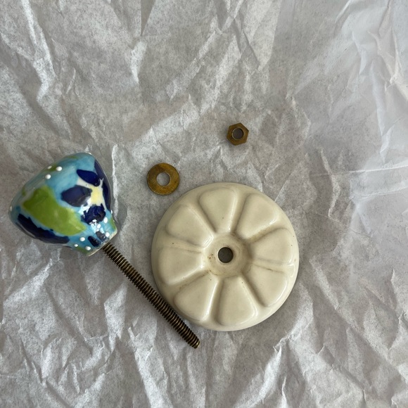 Anthropolgie cabinet knobs - Picture 5 of 8